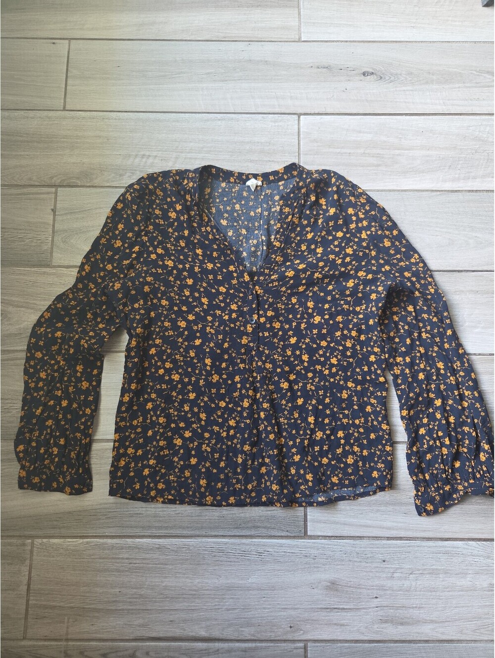 Treasure and bond top
